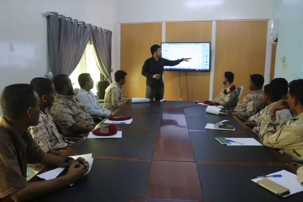 دورة تدريبية متخصصة للضباط